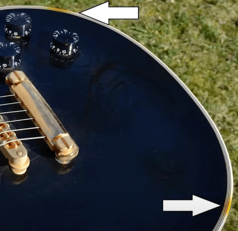 ギタースタンドが原因で焼けが生じた「ラッカー塗装」のギター